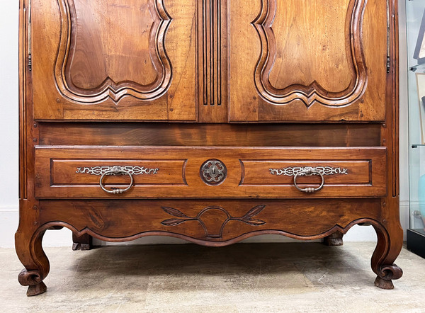 Large walnut cabinet LOUIS XV 19th century period
