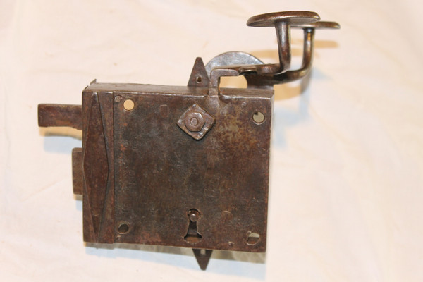 Wrought-iron lock complete with key and 2 handles from the late 17th century
