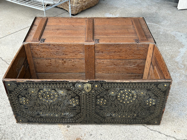 Baule - Coffre De Voyage Riche Decor Clouté Duc d'Antin XVIIIème Siècle