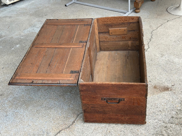 Baule - Coffre De Voyage Riche Decor Clouté Duc d'Antin XVIIIème Siècle