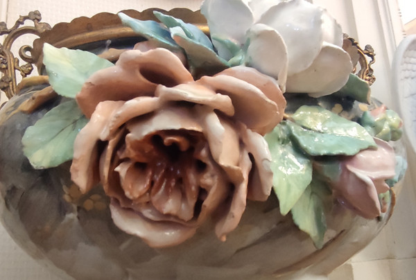 Antica fioriera in ceramica barbottina con ornamenti in bronzo