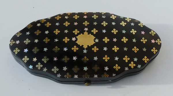 Napoleon III sewing set inlaid with heavens punch case gilt-edged needles