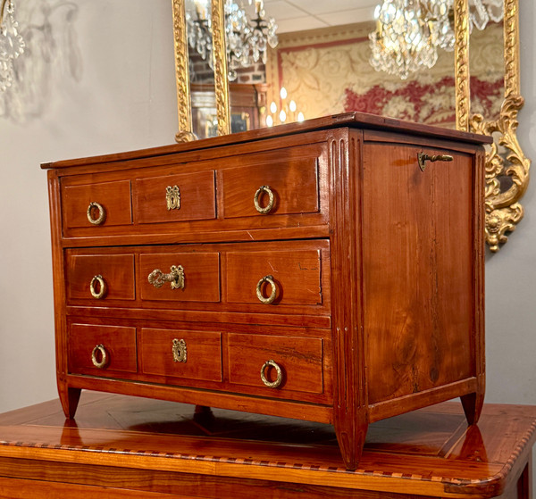 Piccolo cassettone in mogano di epoca Luigi XVI 1780 circa