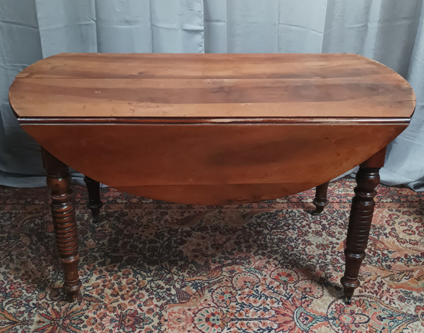 Louis-Philippe-Tisch aus Nussbaumholz