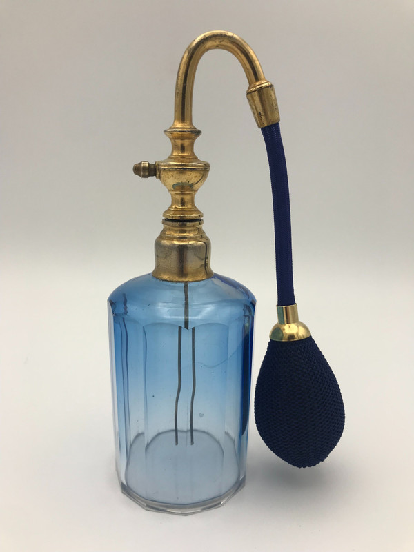 Cristal bleu perfume atomizer