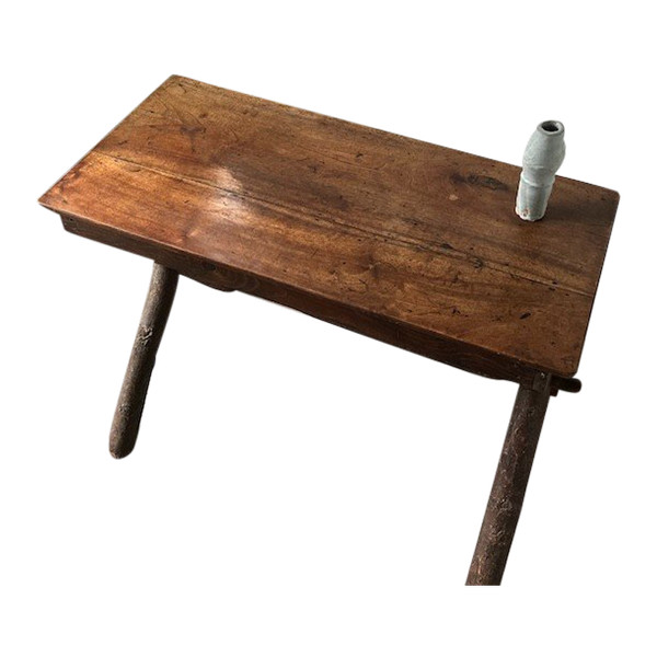 Bureau en noyer massif, art populaire, Savoie, vers 1900