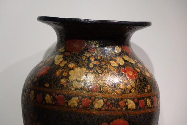 Vase laqué ,Cachemire,19e s.