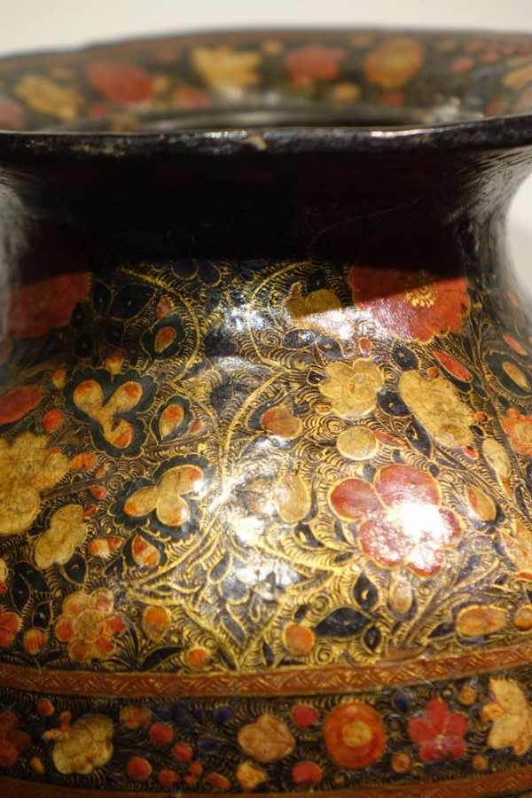 Vase laqué ,Cachemire,19e s.