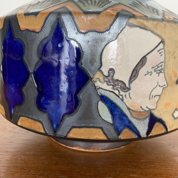 Vase Odetta Quimper Paul Fouillen décor de Bretons