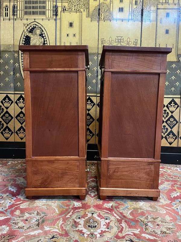 Paire de tables de chevets époque Art Déco dans le goût Louis Philippe