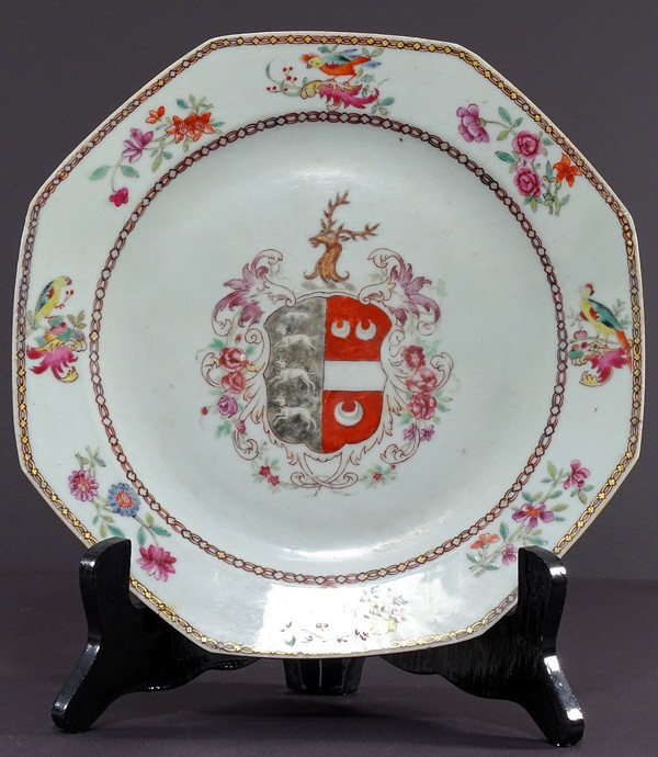 China, 18th Century, Period of the Reign of Emperor Qianlong (1736-1795), Porcelain Plate.