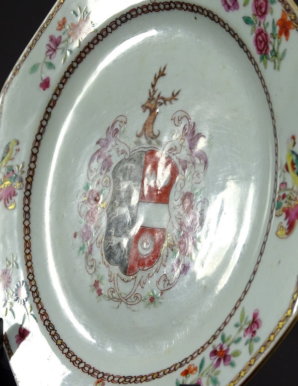China, 18th Century, Period of the Reign of Emperor Qianlong (1736-1795), Porcelain Plate.