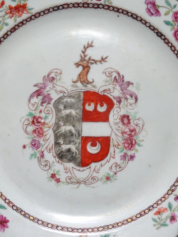 China, 18th Century, Period of the Reign of Emperor Qianlong (1736-1795), Porcelain Plate.