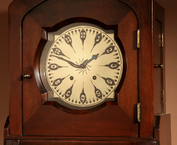 Art Nouveau / Art Deco wall clock with Dutch / German architectural design circa 1900/20