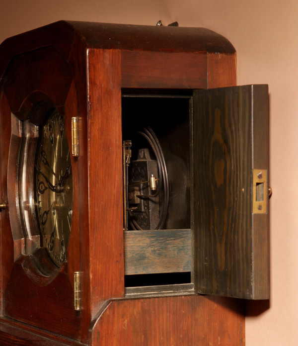 Art Nouveau / Art Deco wall clock with Dutch / German architectural design circa 1900/20