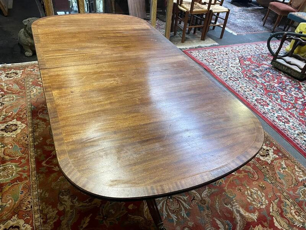 Table de salle à manger anglaise 