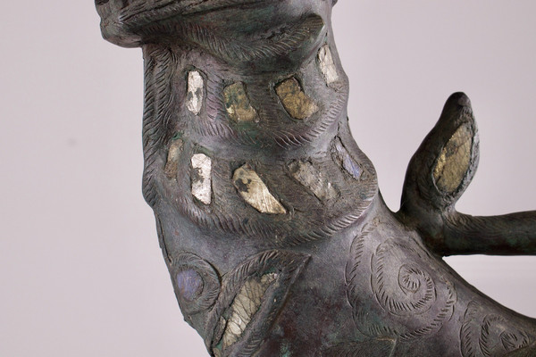 Paire de lions gardiens en bronze.