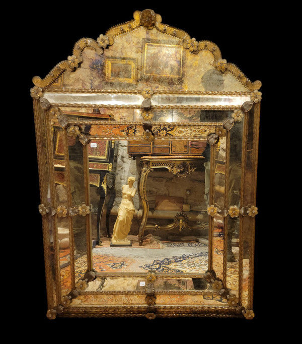 Large Venetian mirror in Murano glass, 18th century
