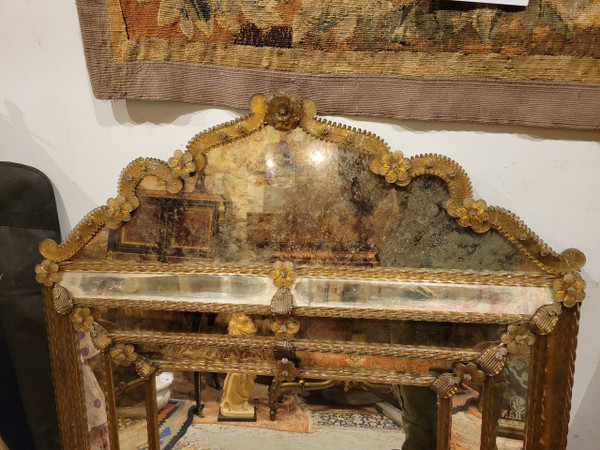 Large Venetian mirror in Murano glass, 18th century
