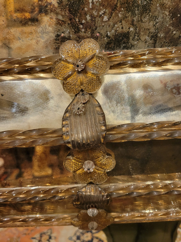 Large Venetian mirror in Murano glass, 18th century