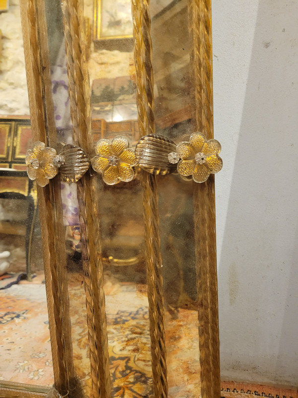 Large Venetian mirror in Murano glass, 18th century