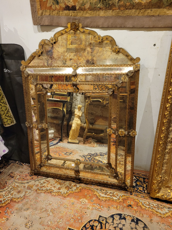 Large Venetian mirror in Murano glass, 18th century