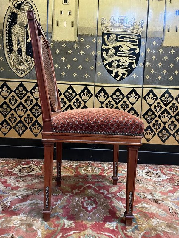 Suite de 6 chaises de style Louis XVI