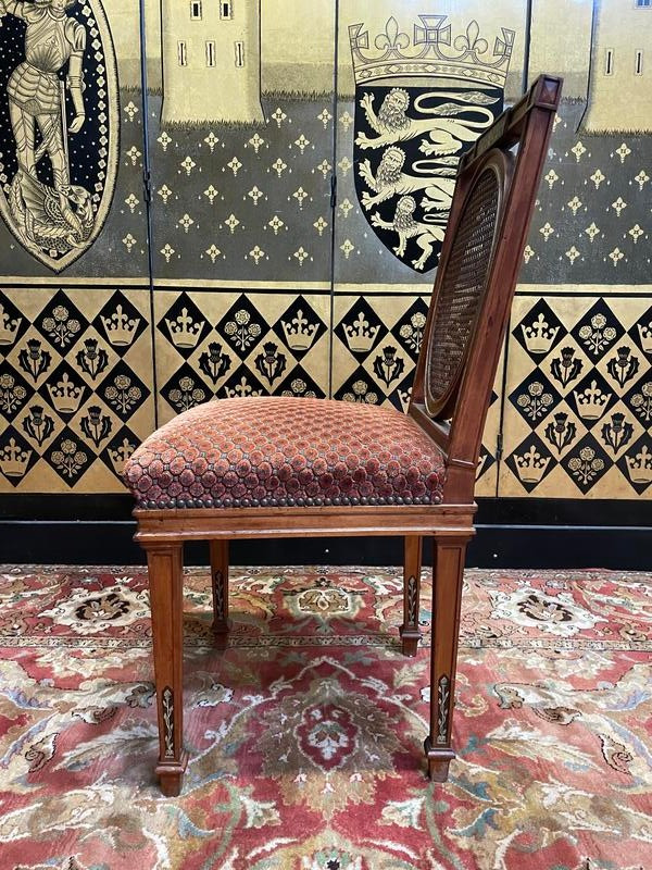 Suite de 6 chaises de style Louis XVI