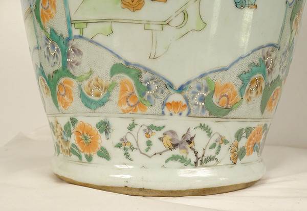 Paire grands vases porcelaine Chine famille verte scène palais dragons XIXè