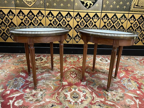 Paire de tables de chevets de style Louis XVI