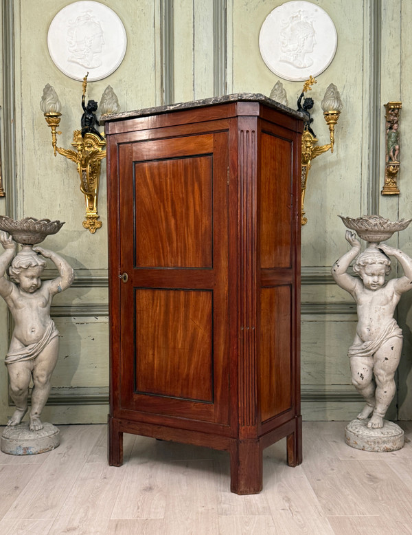 Nicolas Petit, Armoirette En Acajou d'Epoque Louis XVI Estampillée Vers 1780