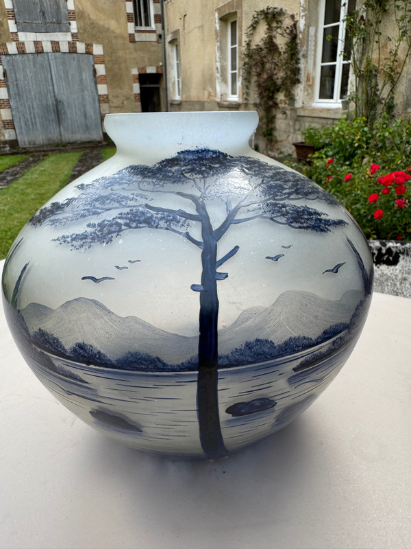 Paire de vases en verre décorés JOMA