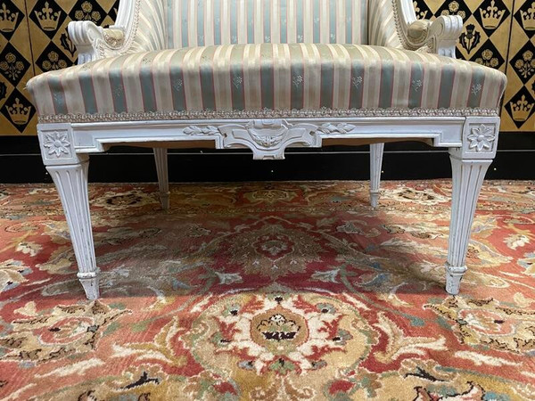 Fauteuil marquise de style Louis XVI