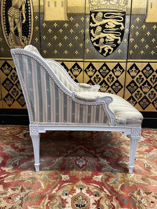Fauteuil marquise de style Louis XVI