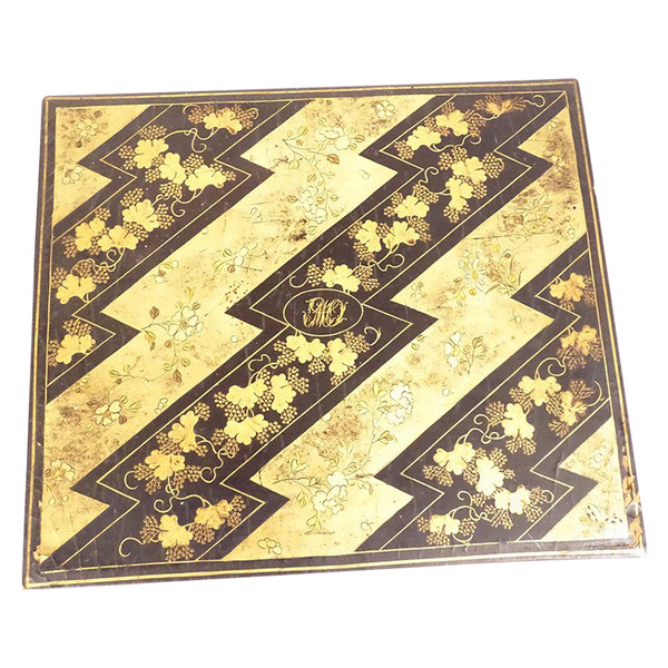 Geschenkbox 126 Perlmutt-Token, lackiertes Holz, vergoldet, japanisches Monogramm, 19. Jahrhundert
