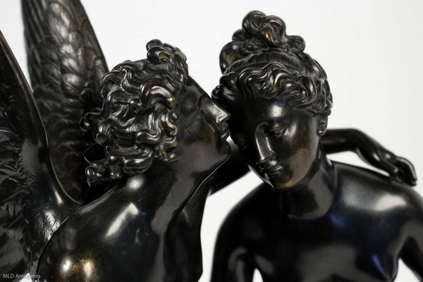 Gruppo in bronzo a patina nera Angelo e Ninfa Periodo romantico 1830-1840 circa