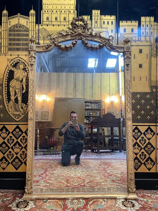 Miroir de style Louis XVI en bois doré