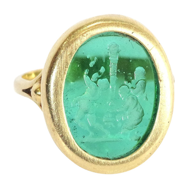 Bague intaille ancienne du XIXème en or 18k, intaille sur verre, danse, musique, bague mixte