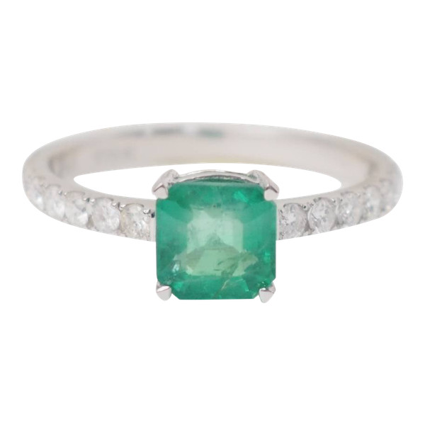 Ring aus Weißgold mit quadratischem Smaragd und Diamant