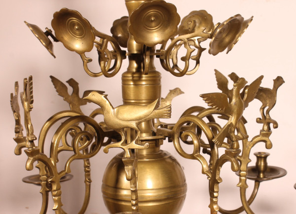 Lustre Renaissance En Bronze à 8 Branches Décoré d'Oiseaux