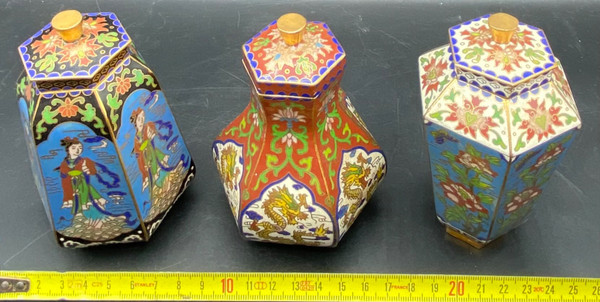 SMALL PARTITIONED POTS