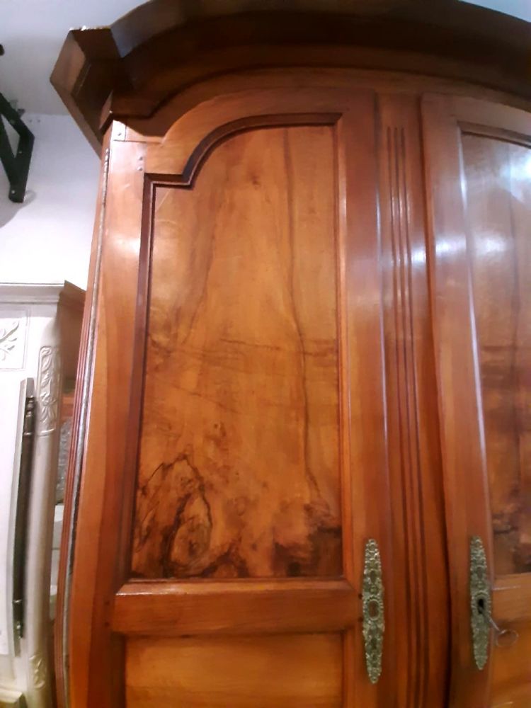 Saintongeaise bonnet maker in cherry wood and elm burl - Late 18th century