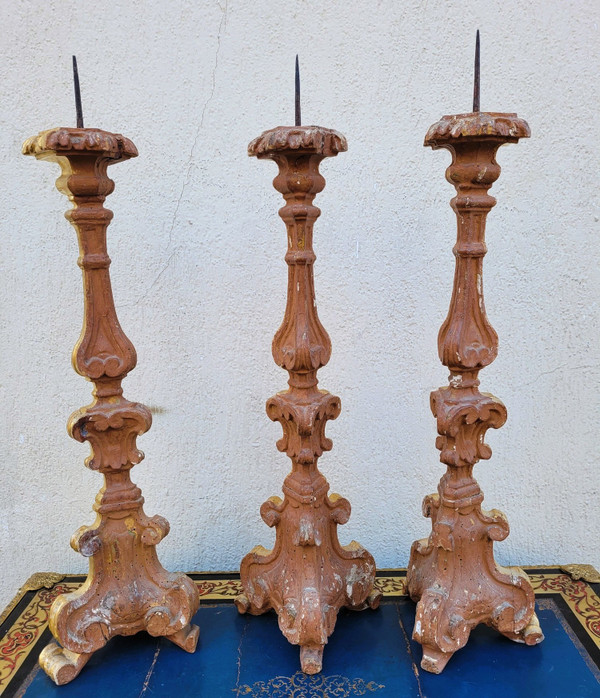 Suite di 2 Candelieri In Legno Dorato, XIX Secolo