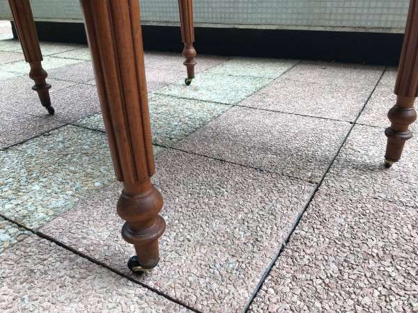 Table de salle à manger en merisier massif d'époque 19 ème 