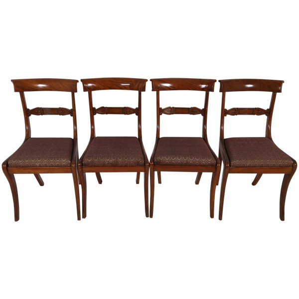 Série de quatre chaises Anglaise en acajou milieu 19ème 