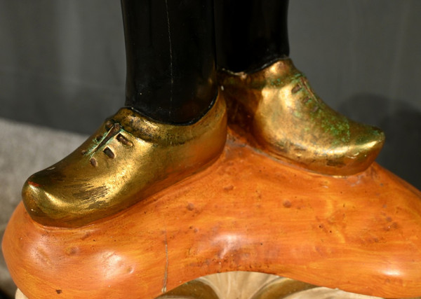 Portatorchiere nubiano in legno dipinto – metà del XX secolo