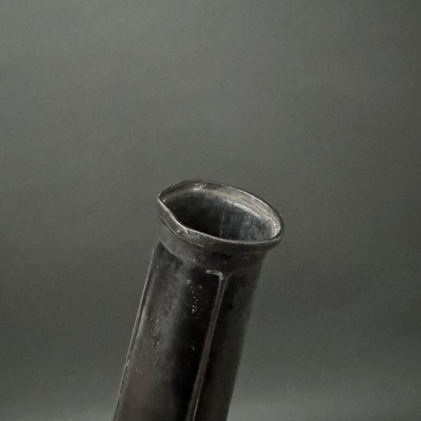 Paire de vases Art Nouveau en métal argenté dinanderie 1900 par Orivit