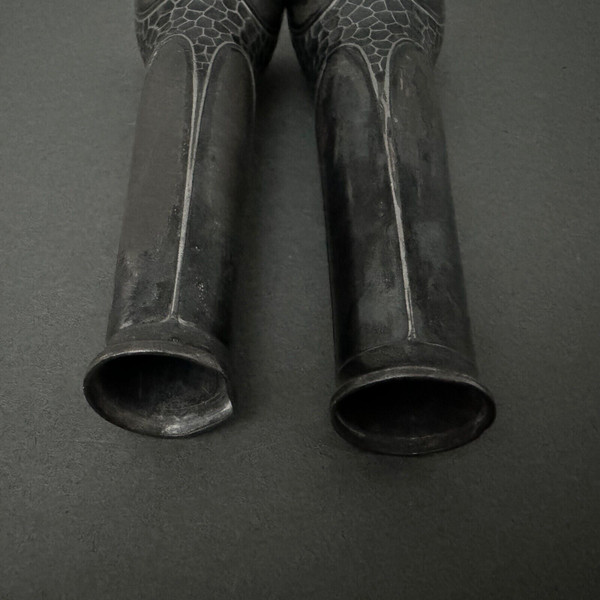 Paire de vases Art Nouveau en métal argenté dinanderie 1900 par Orivit