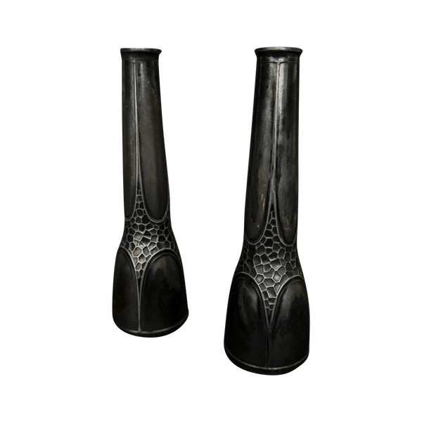 Paire de vases Art Nouveau en métal argenté dinanderie 1900 par Orivit