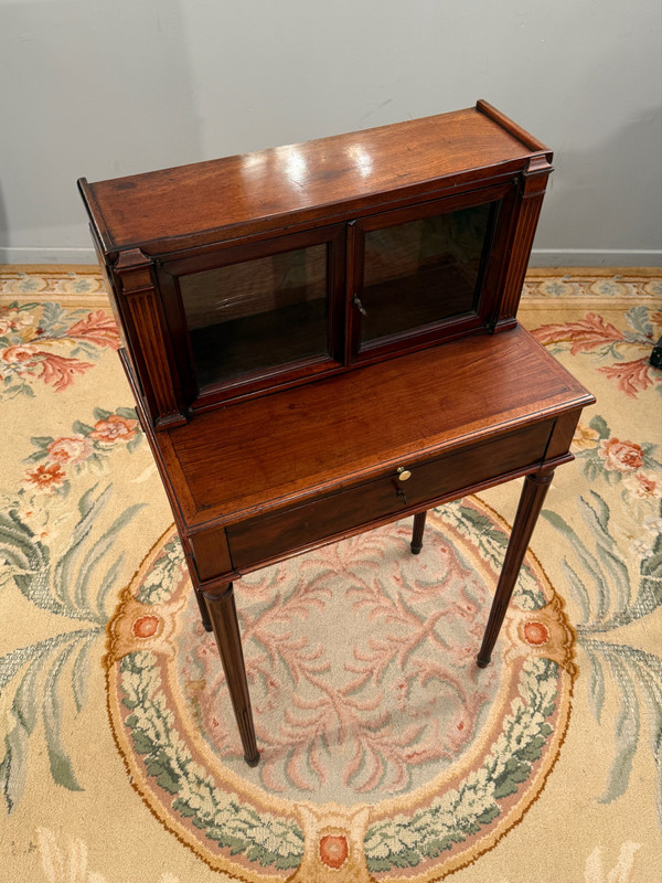 Petit Bonheur Du Jour En Acajou d'Epoque Louis XVI Vers 1780